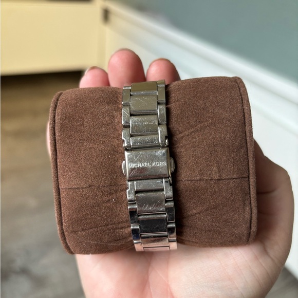 Michael Kors Watch - Picture 3 of 5